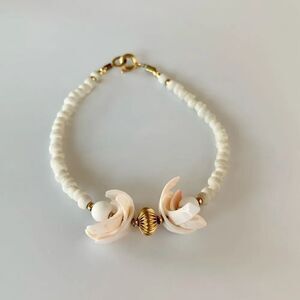 Vintage Carved Seashell Bracelet